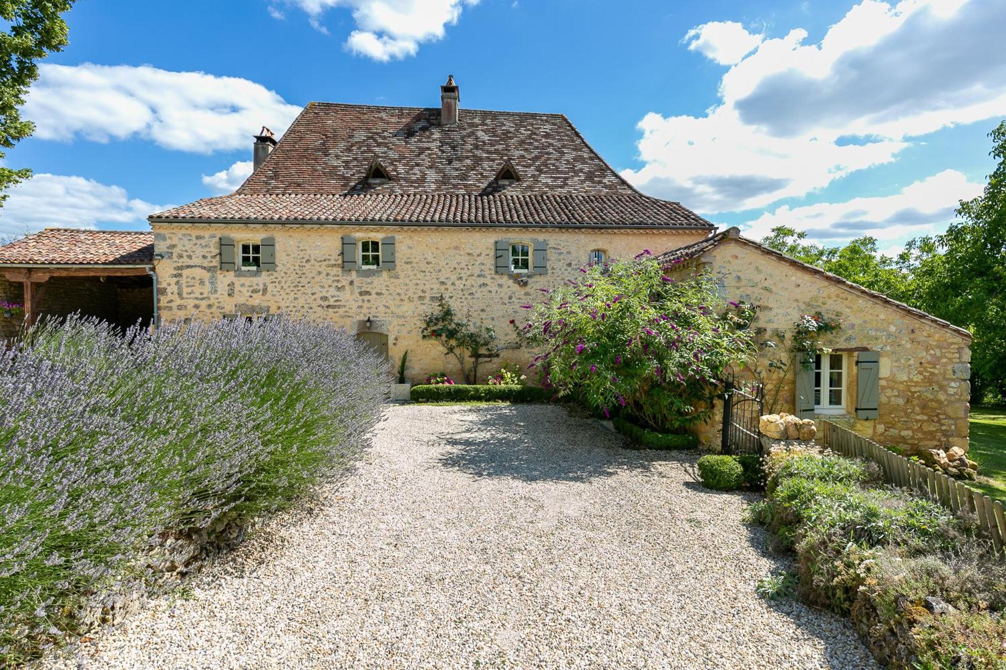 La Maison Louverie Pontours Exterior photo