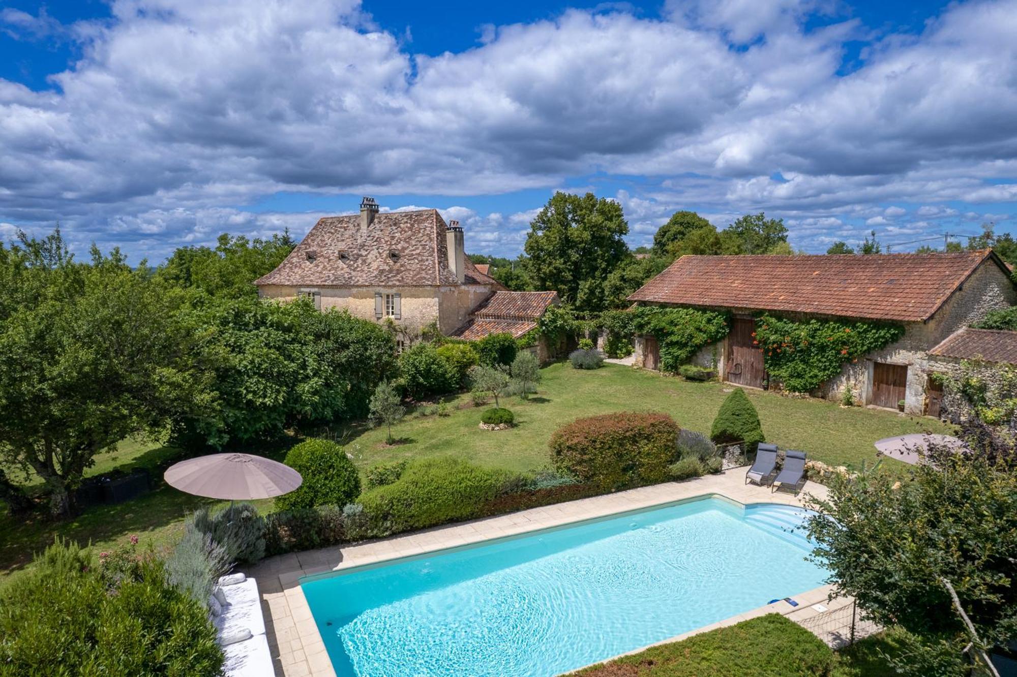 La Maison Louverie Pontours Exterior photo